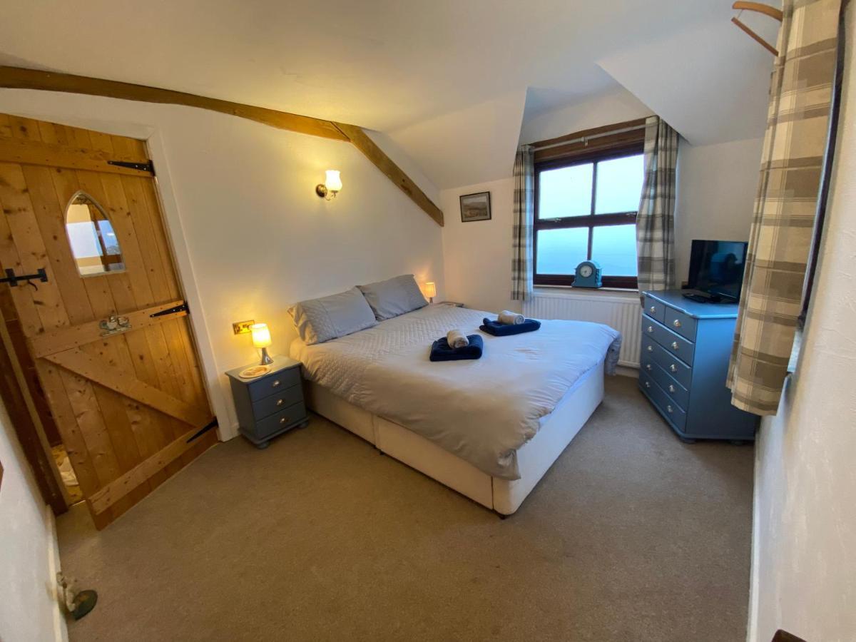 Beautiful Secluded Farmhouse With Hot Tub Villa Barmouth Esterno foto