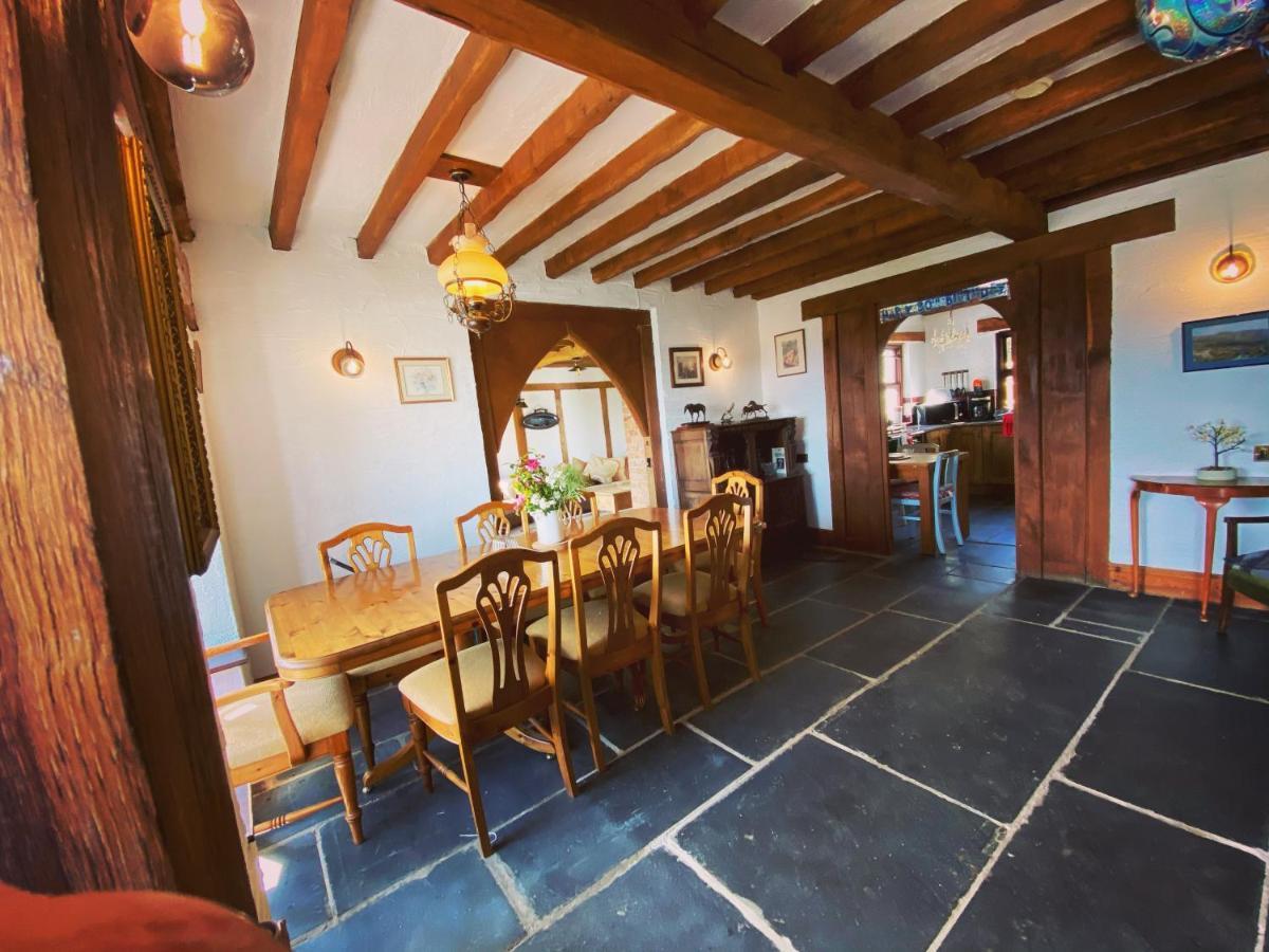 Beautiful Secluded Farmhouse With Hot Tub Villa Barmouth Esterno foto