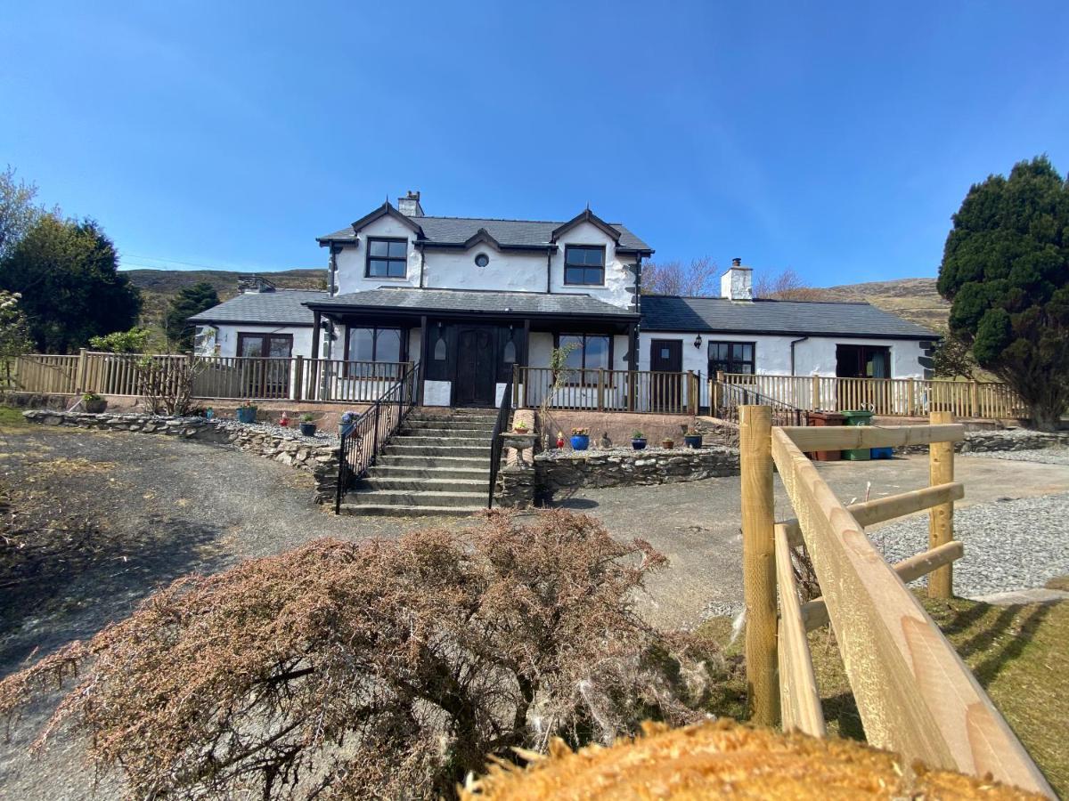 Beautiful Secluded Farmhouse With Hot Tub Villa Barmouth Esterno foto