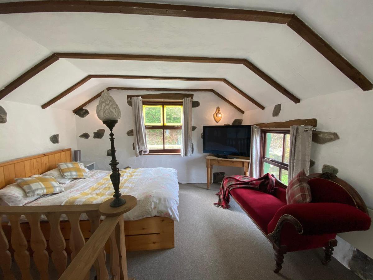 Beautiful Secluded Farmhouse With Hot Tub Villa Barmouth Esterno foto