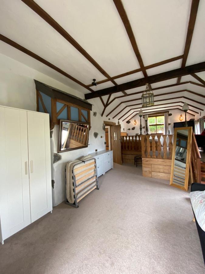 Beautiful Secluded Farmhouse With Hot Tub Villa Barmouth Esterno foto