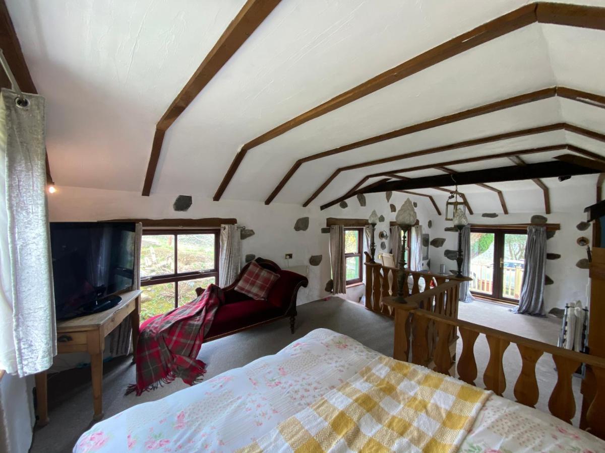 Beautiful Secluded Farmhouse With Hot Tub Villa Barmouth Esterno foto