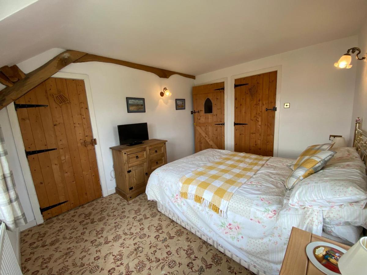 Beautiful Secluded Farmhouse With Hot Tub Villa Barmouth Esterno foto