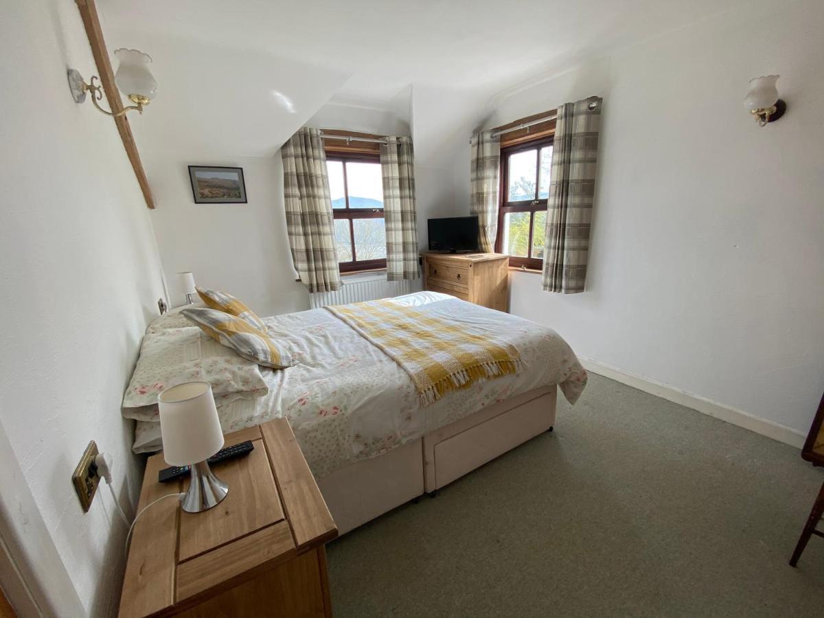 Beautiful Secluded Farmhouse With Hot Tub Villa Barmouth Esterno foto