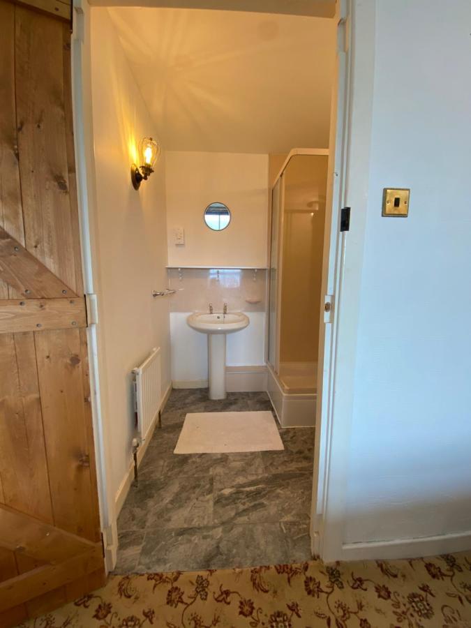 Beautiful Secluded Farmhouse With Hot Tub Villa Barmouth Esterno foto