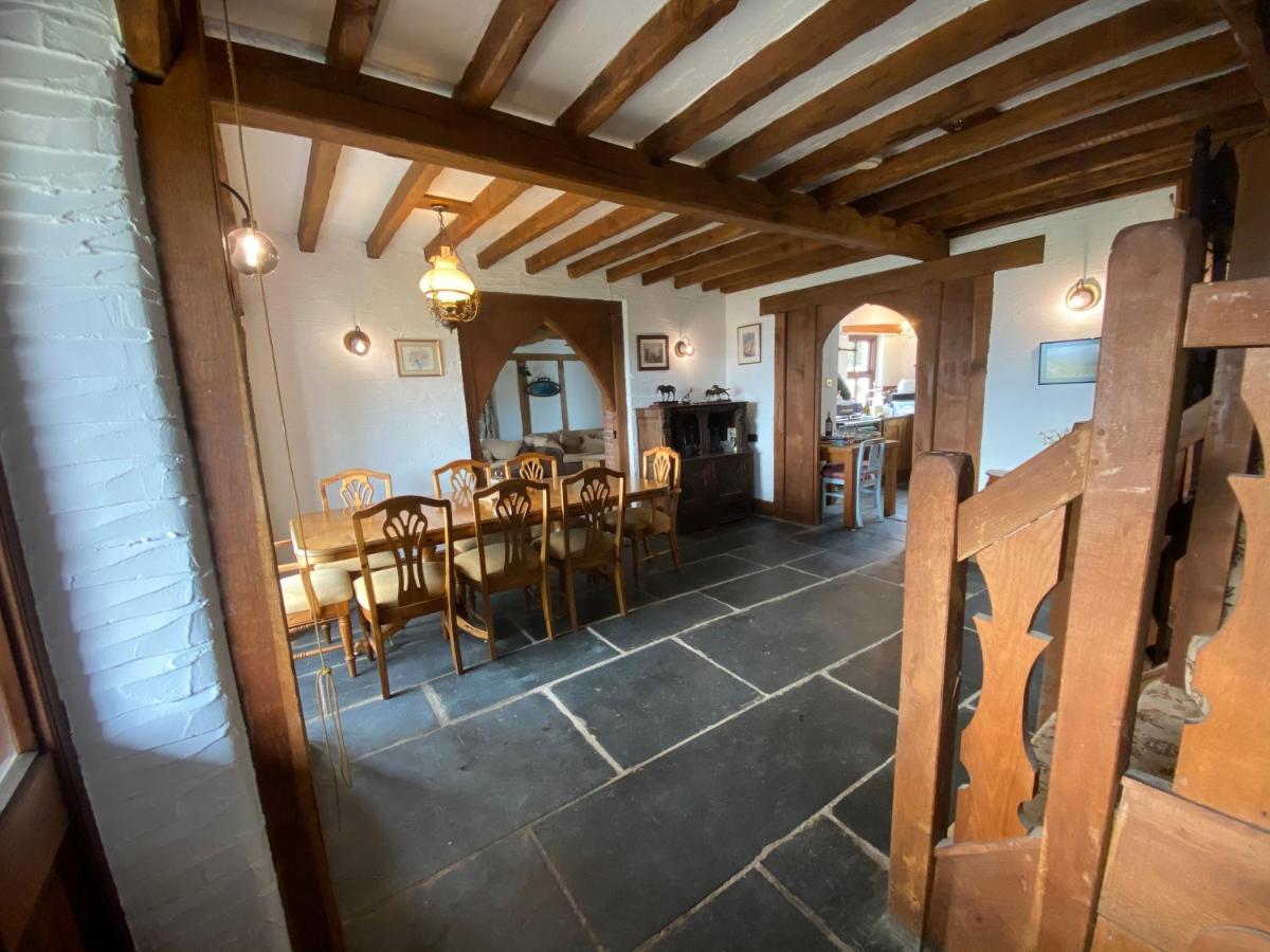Beautiful Secluded Farmhouse With Hot Tub Villa Barmouth Esterno foto
