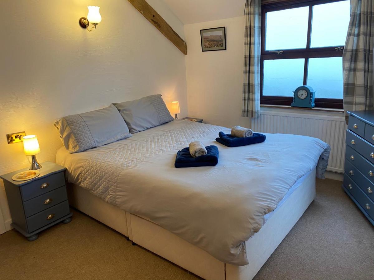 Beautiful Secluded Farmhouse With Hot Tub Villa Barmouth Esterno foto