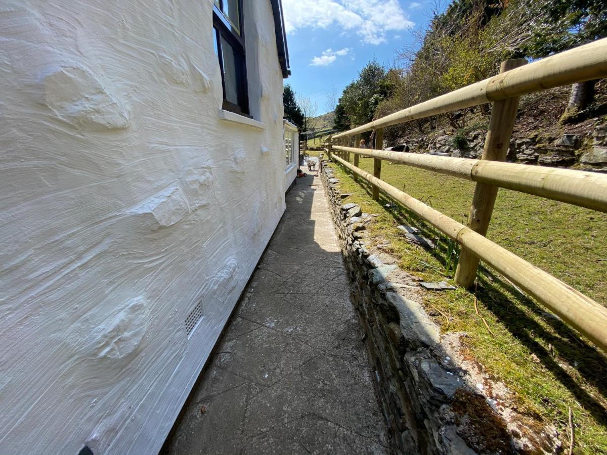 Beautiful Secluded Farmhouse With Hot Tub Villa Barmouth Esterno foto